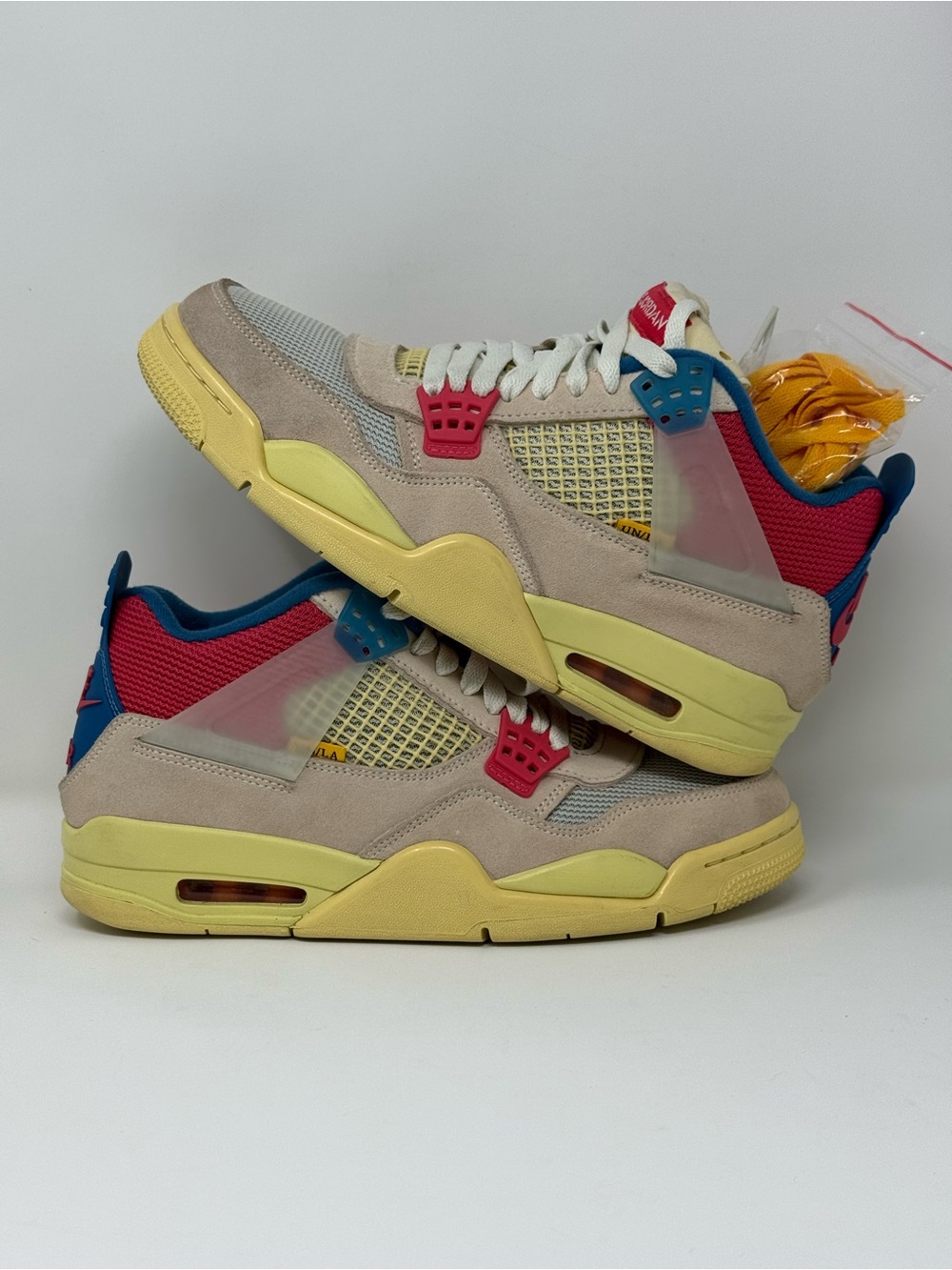 Size 8- Air Jordan 4 Retro Union Guava Ice DC9533-800 - Picture 3 of 6